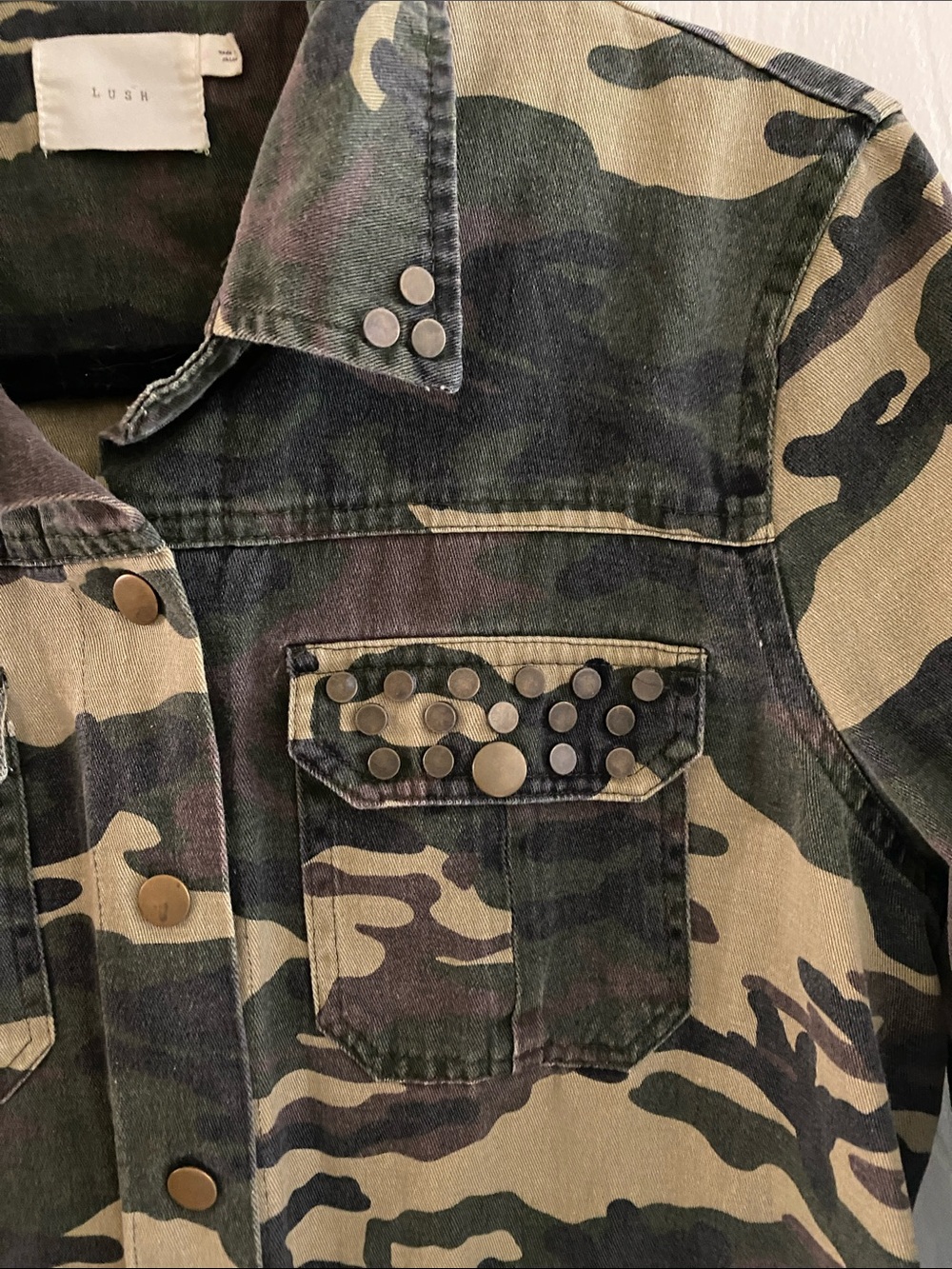 LUSH Camouflage Button-up Utility Jacket | Size S - Picture 3 of 4